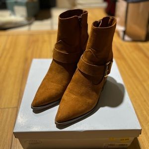 Light brown Steve Madden Boots 6.5 women great condition